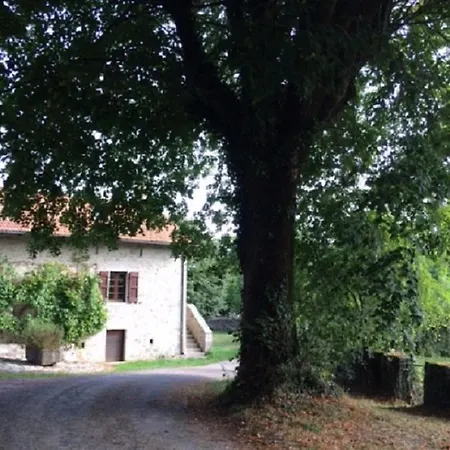 Apartment Maison A La Ferme Avec Peche Roumegoux (Cantal)