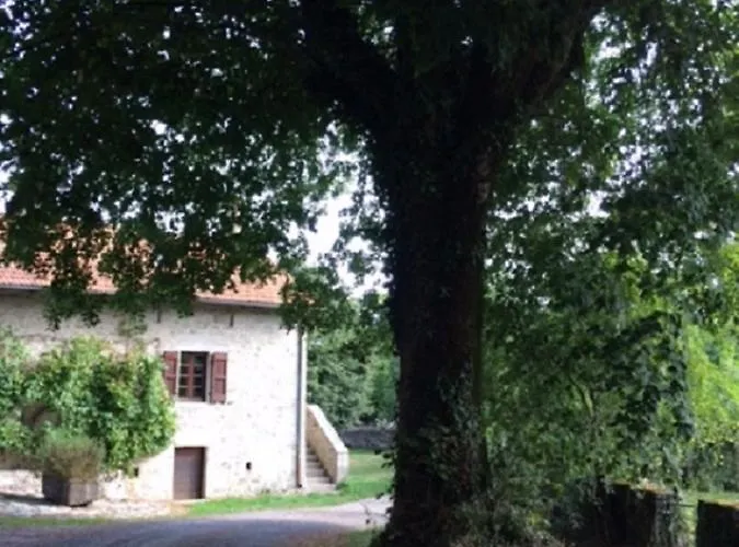 Lejlighed Maison A La Ferme Avec Peche Roumégoux